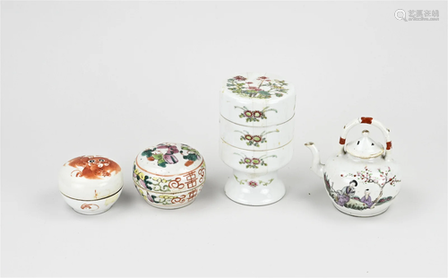 Four parts 19th century Chinese porcelain