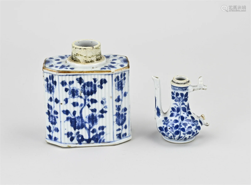 Two parts 18th century Chinese porcelain