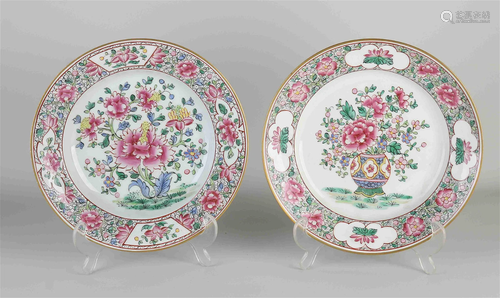 Two Chinese plates Ã˜ 23 cm.