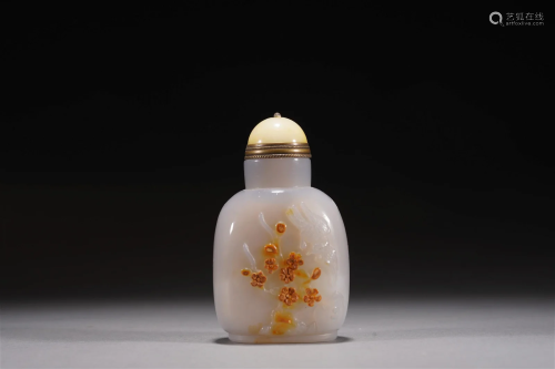 Qing Period Agate Magpie Snuff Bottle