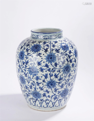 Large Chinese Qing Period Flowers Jar