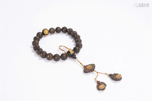 Qing Period Agarwood Inlaid Eighteen Bead Bracelet
