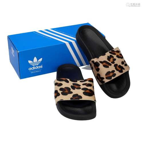 ADIDAS Sandalen