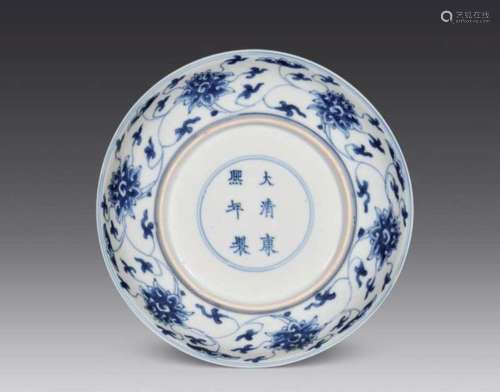 CHINESE PORCELAIN BLUE AND WHITE FLOWER BOWL QING DYNASTY