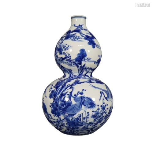 A Blue And White Gourd-Shaped Vase