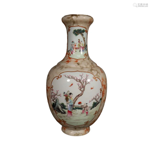 A Delicate Wood-Glaze Window-Shaped Rose Character Vase