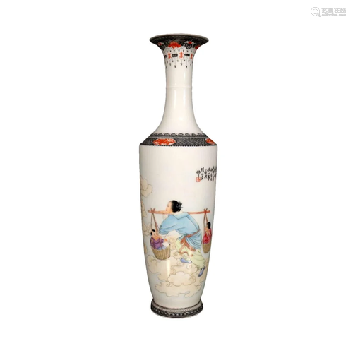 A Delicate Famille-Rose Character Poem Vase