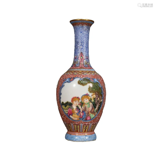 A Wonderful Famille-Rose Western characters Vase