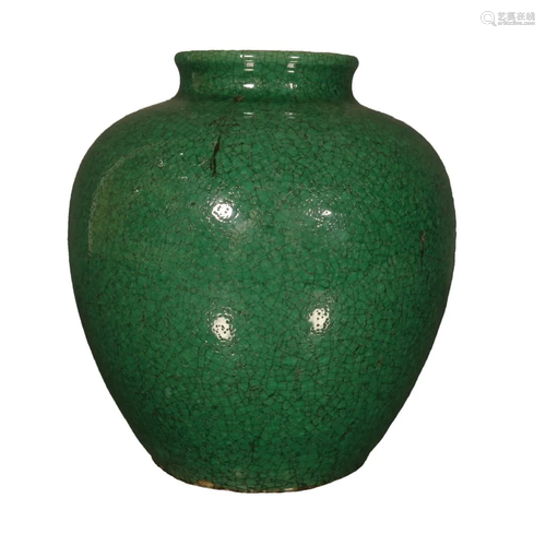 A Fine Qing-Imitation Ge-Kiln Green-glazed Pot