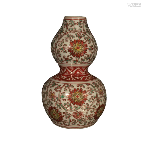 A Fine Red Green Color Gourd Bottle