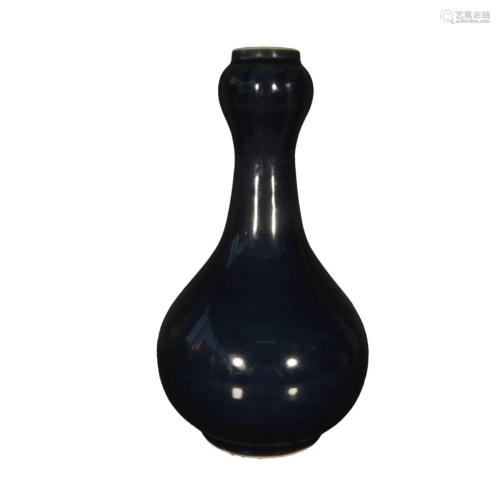 A Gorgeous Ji-blue Glazed Vase