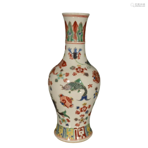 A Fine Five-color Seaweed Pattern Vase