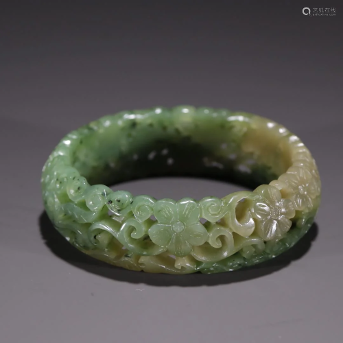 A Top Jadeite Bracelet