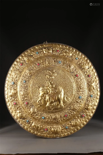 A GILT BRONZE BUDDHA PLATE.