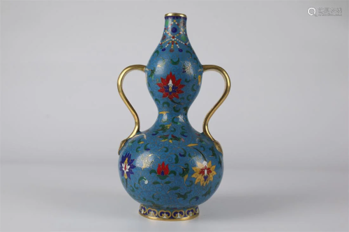 A GOURD-SHAPED CLOISONNE BOTTLE WITH TWO EARS.
