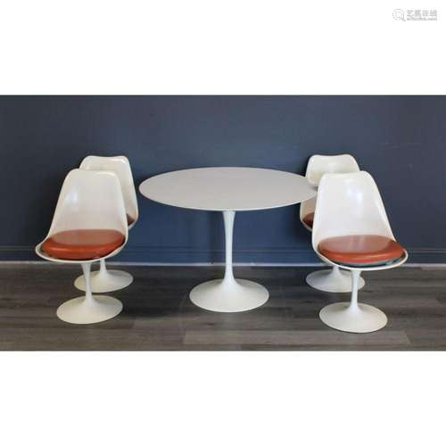 Midcentury Knoll Saarinen Tulip Table & Chairs.