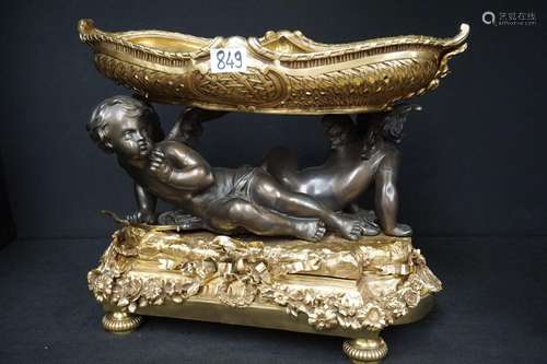 Belle sculpture en bronze - tenue par 2 cupidons - Style Lou...