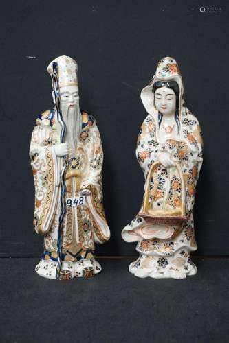 2 statues asiatiques en porcelaine - Signé en bas - H : 30 c...