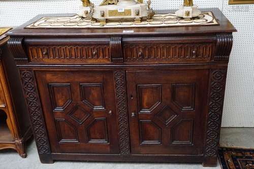 Buffet anglais ancien - Chêne - Avec 2 portes et 2 tiroirs