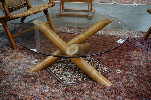 Table basse ronde avec plateau en verre - Diamètre : 1 mètre...