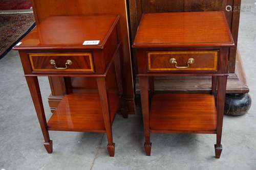 2 tables d'appoint anglaises - acajou - avec 1 tiroir ch...