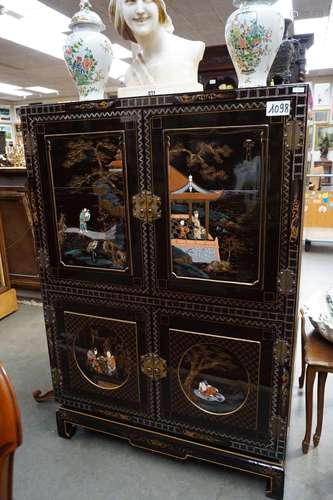 Armoire en Laque de Chine - Avec 4 portes - Décor avec perso...