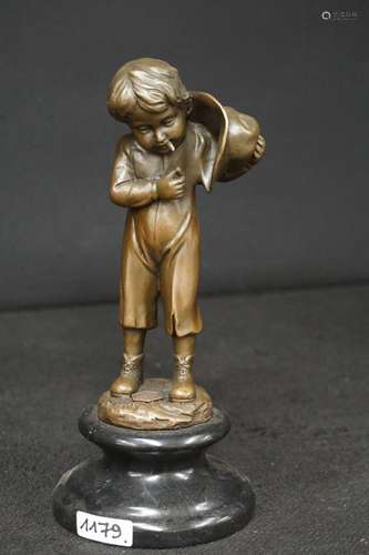 Statue en bronze - "Garçon avec cigarette" - H : 2...