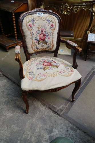 fauteuil de style Louis XVI