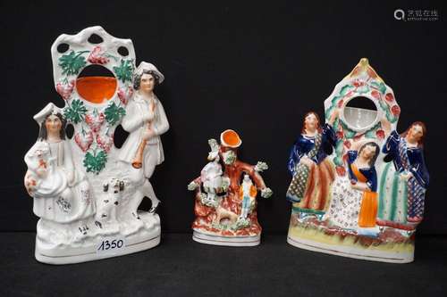 Staffordshire - 3 groupes - Dont 2 porte-montre  de poche - ...