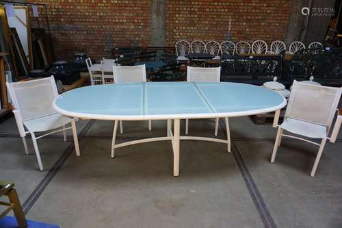 Grande table de jardin + 4 chaises - Longueur de la table : ...