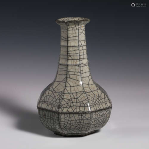 Chinese 10th century Ge kiln eight-sided bottle