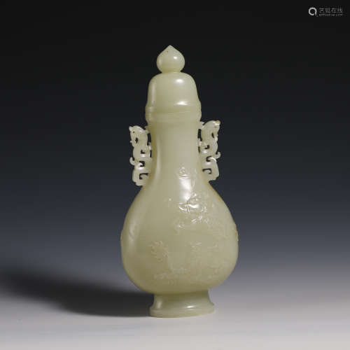 Chinese nineteenth century Hetian jade vase