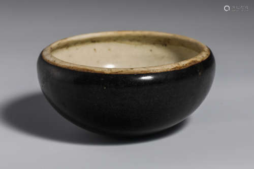 Chinese 10th century black glazed porcelain bowl