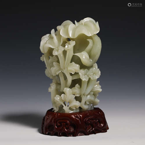 Chinese nineteenth century Hetian jade ornaments