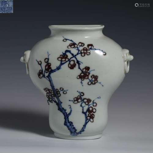 China's nineteenth century Qianlong style blue and white gla...
