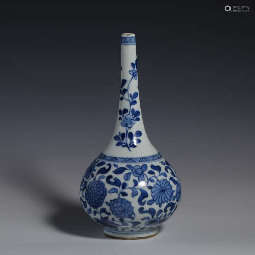 Chinese nineteenth century blue and white bile vase