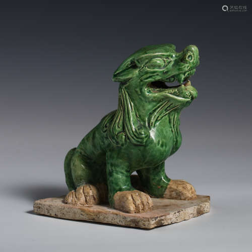 Chinese 10th century green-glazed beast