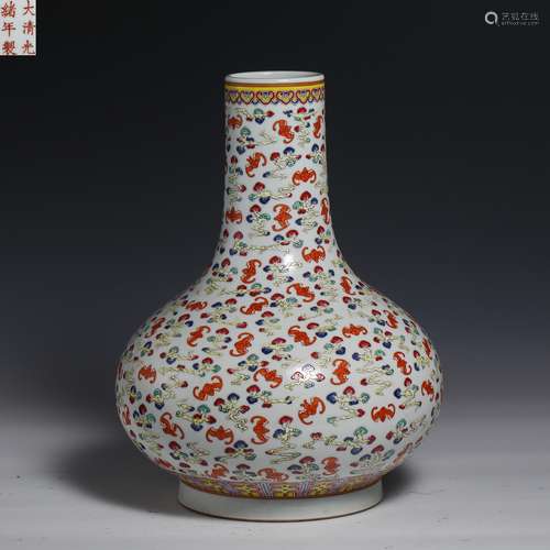 Nineteenth century pastel HongFuqitian water chestnut bottle