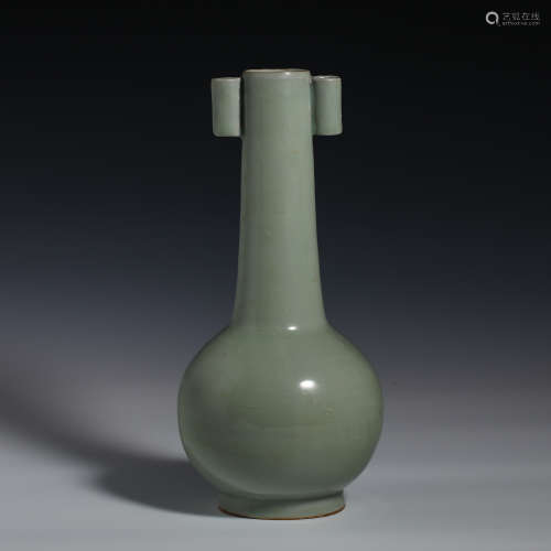 Chinese 10th century Longquan kiln through the ear bottle