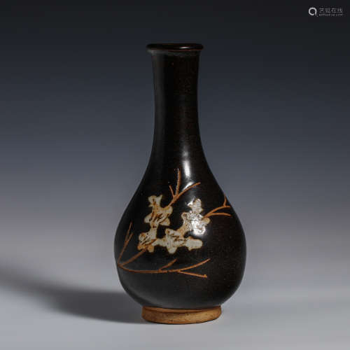 Chinese 10th century porcelain zhou kiln Guanyin bottle