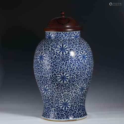 Eighteenth century blue and white general jar