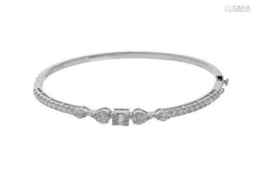 Semi-rigid bracelet made of 18 kt white gold