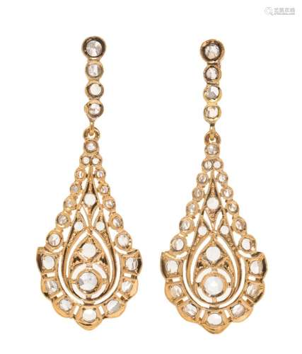 Pair of long earrings in 18k yellow gold and rock-cut diamon...