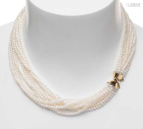 Necklace with nine strands of small cultured pearls of ca