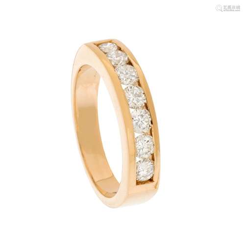 Ring in 18kt yellow gold with seven brilliant-cut diamonds