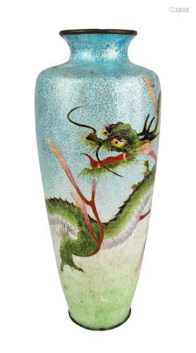 CHINE VERS 1900 Elégant vase soliflore