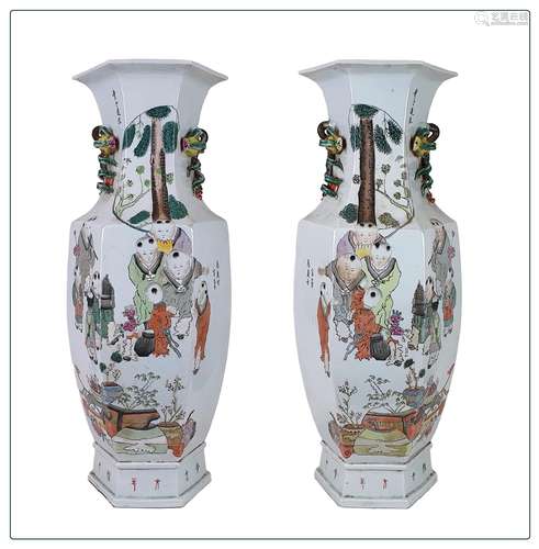 CHINE VERS 1900 Paire de grand vases octogonaux