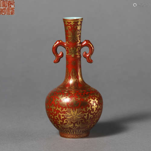 China Qing Dynasty Red-glazed gold ornamental vase