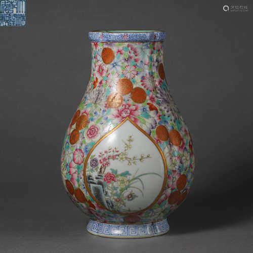 China Qing Dynasty Pastel Ornamental Bottle