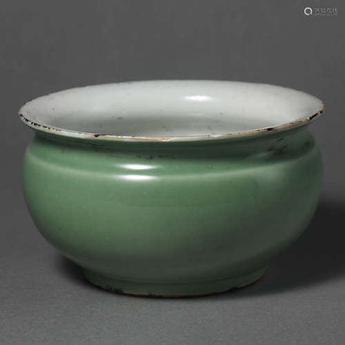 China Qing Dynasty green glaze jar